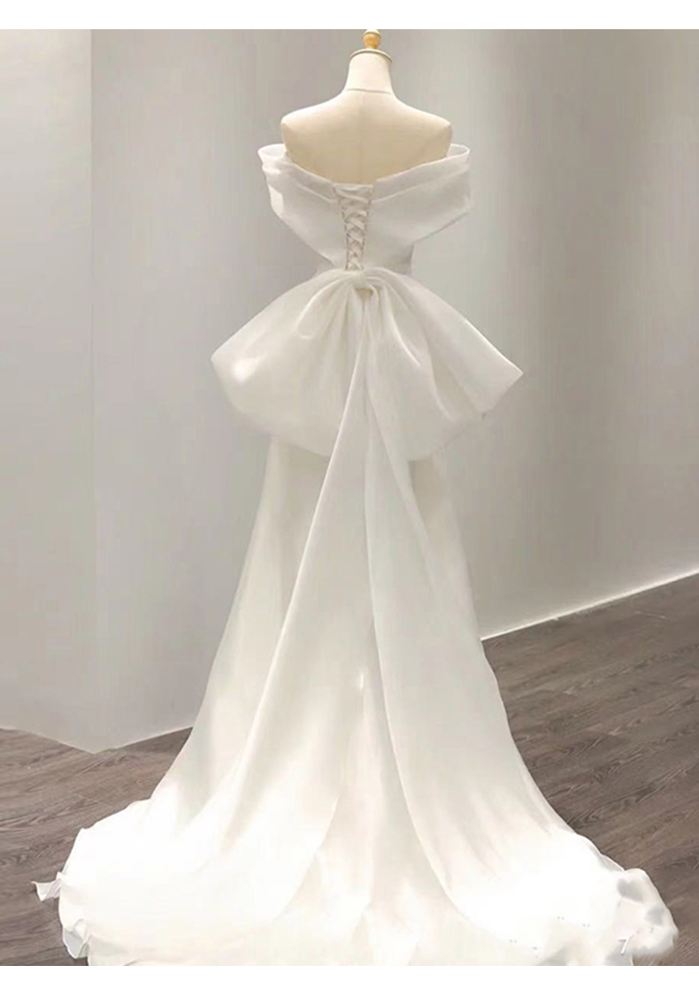 短款法式轻婚纱礼服2021新款复古鱼尾宴会气质缎面主婚纱晚礼服小拖尾