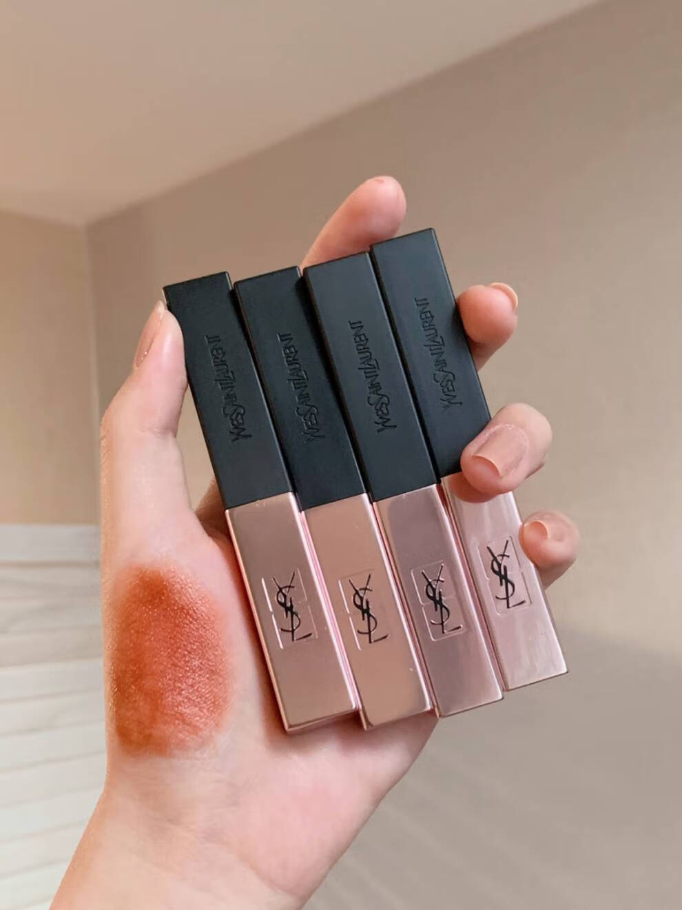 圣罗兰(ysl)214小粉条口红粉金管202 211 213 214 212 204 207教 ?