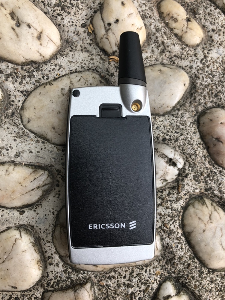 爱立信t28sct28s下翻盖怀旧老古董手机经典情怀复古原版手机黑色64mb