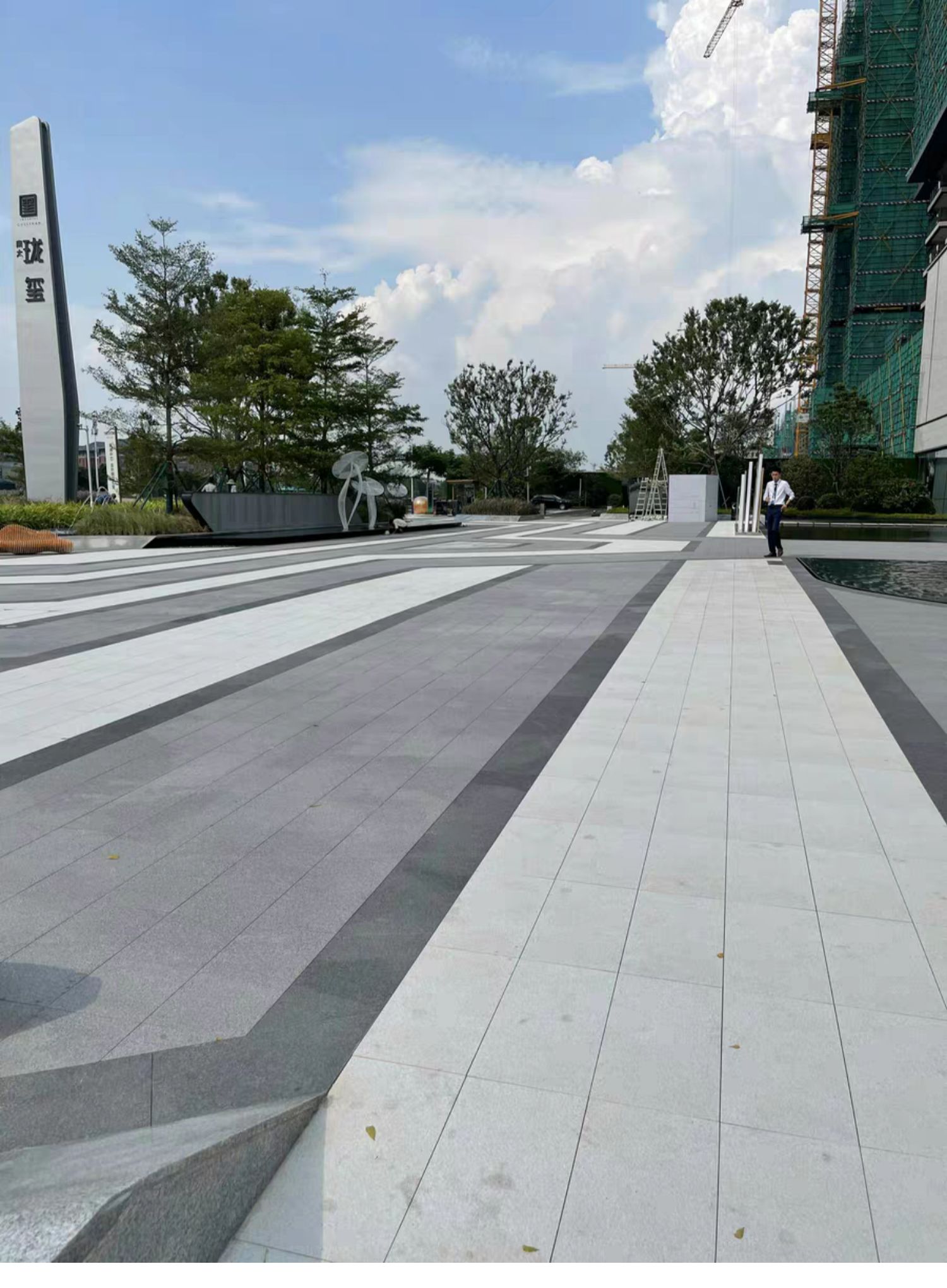 花岗岩芝麻白灰黑火烧板大理石材黄锈石荔枝面地铺砖麻石定做天然 黄