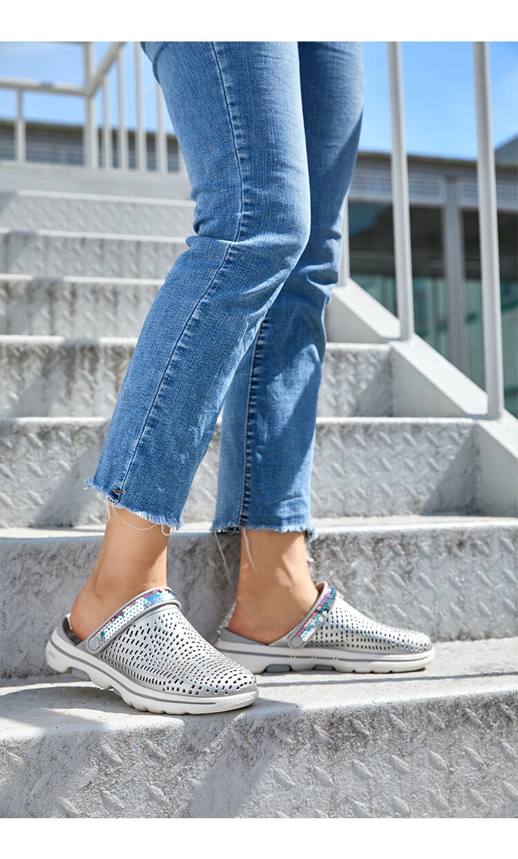 斯凯奇户外凉鞋_SKECHERS 斯凯奇 女款沙滩洞洞鞋 111114