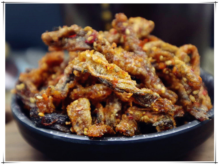 即食香辣三文鱼皮麻辣鱼皮香酥鱼皮干办公室零食小吃250克香津驿站