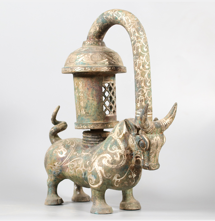 周鼎青铜器仿古摆件 东汉错银青铜牛灯古代灯具做旧影视道具收藏 定制