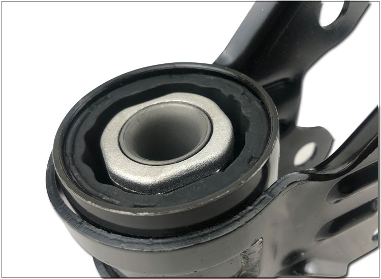 适用于福克斯蒙迪欧致胜下悬挂衬套前下摆臂胶套三角臂下支臂衬套0812