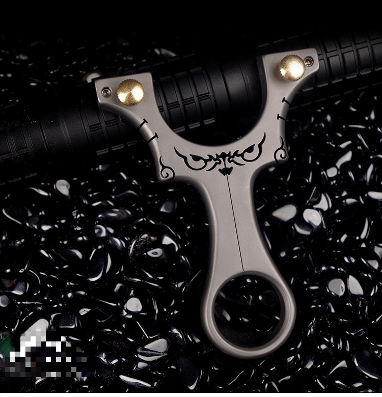 崛适高端成人弹弓专业比赛竞技弹弓钛合金tc21小恶魔扁皮筋弹弓快压免