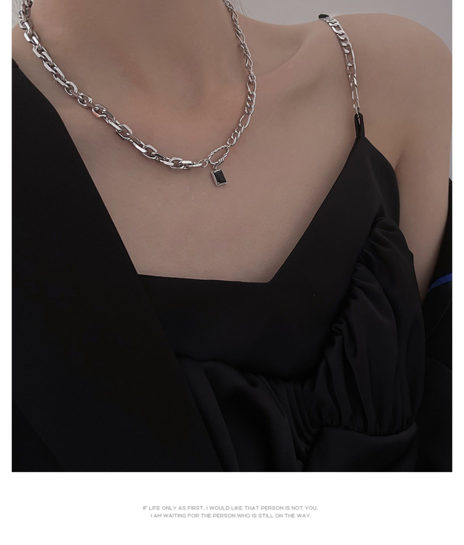 锁骨链母亲节520情人节表白生日礼物送女生黑色方形锆石项链礼盒包装