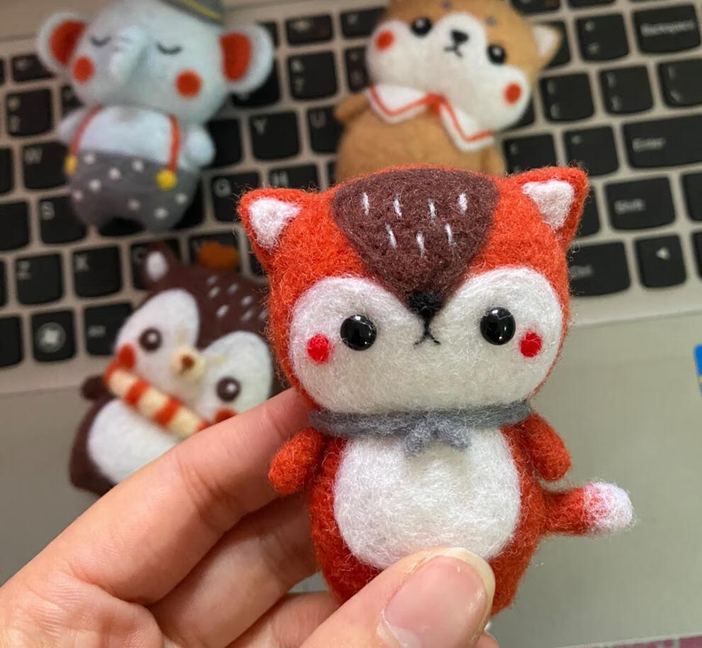 羊毛毡戳戳乐成品羊毛毡成品钥匙扣可爱动物车挂节日创意小礼物支持来