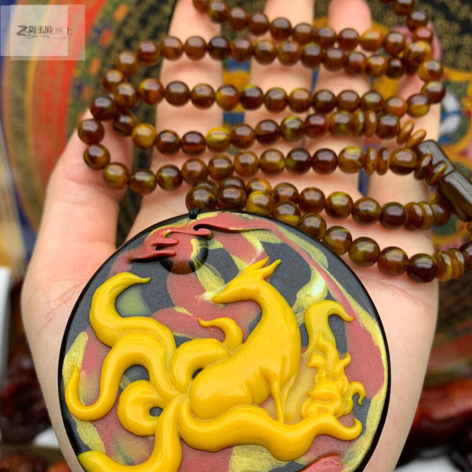龙涎香吊坠行走的香水九尾套链尺寸直径665mm厚124mm周玉匠九尾吊坠配