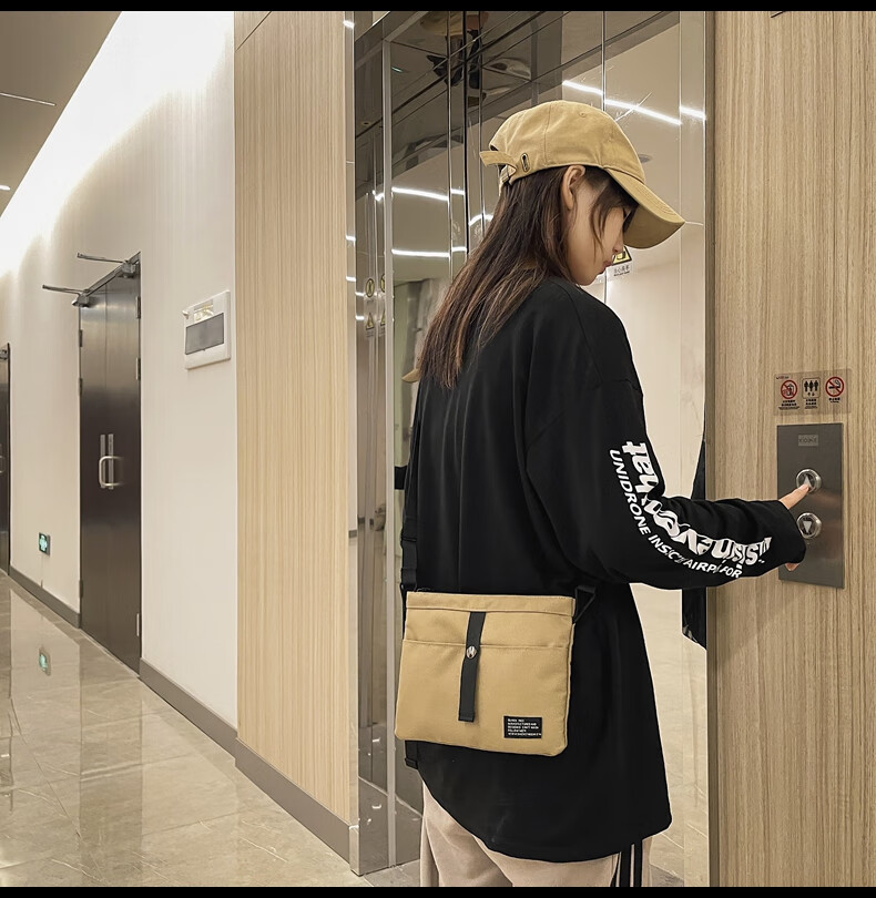 弋辰挎包男小差包挂包纯色休闲日系潮牌斜挎包学生小背包骑行斜背黑色