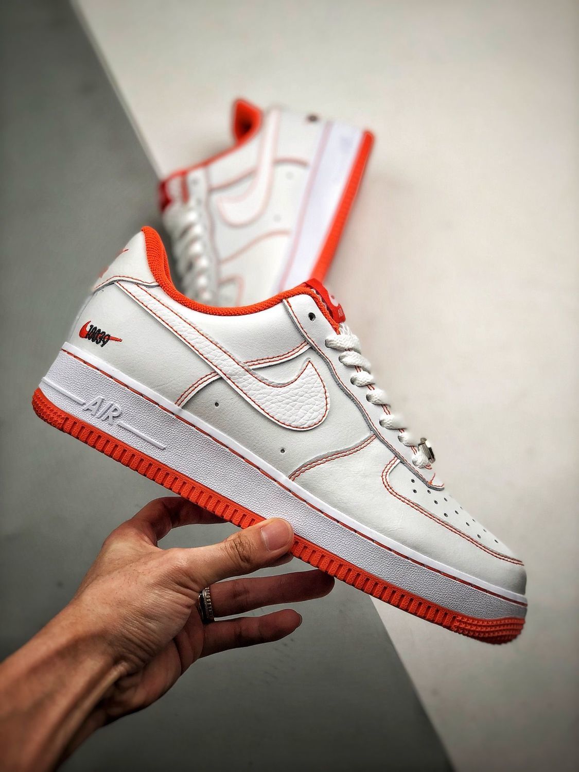 耐克1洛克公园鹿晗同款空军一号运动休闲板鞋低帮经典白橙sifbey