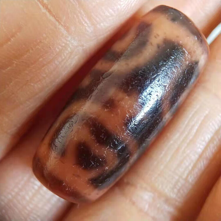 天然满朱砂藏式天珠西藏真品红肉高油包浆宝瓶天珠散珠吊坠锁骨链