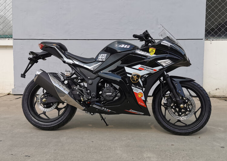 水冷摩托车跑车地平线重型机车公路赛可上牌国四双缸400cc水冷红色