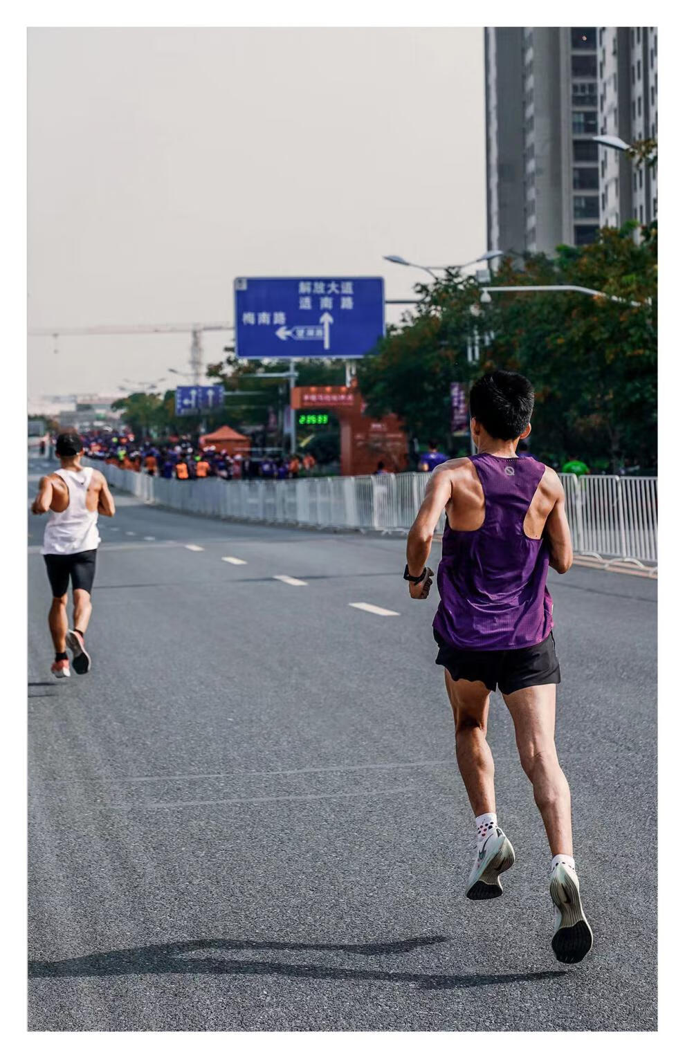 马拉松网孔男款竞技跑步背心健身轻薄透气速干纯色qinkung轻功 夏