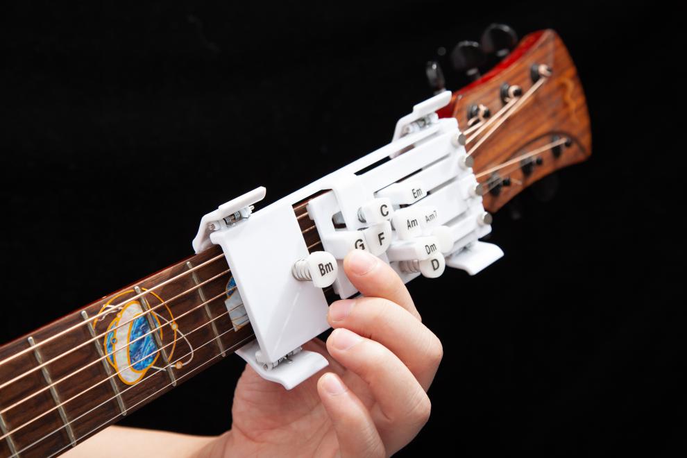 吉他按弦神器 吉他辅助神器民谣通用弹唱按和弦防痛秒会自动挡指力