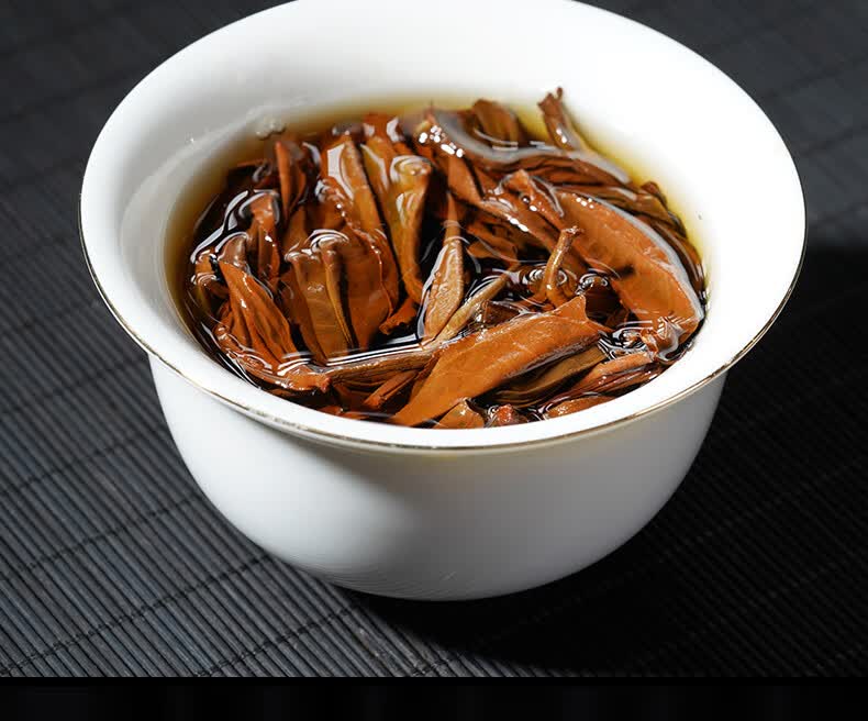 更多参数>>类别:滇红工夫茶采摘要求:一芽一叶适用季节:春季采摘地