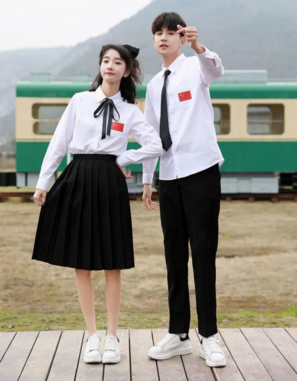 大学生演讲比赛服装学院风初高中学生大合唱团演出校服朗诵表演秋季