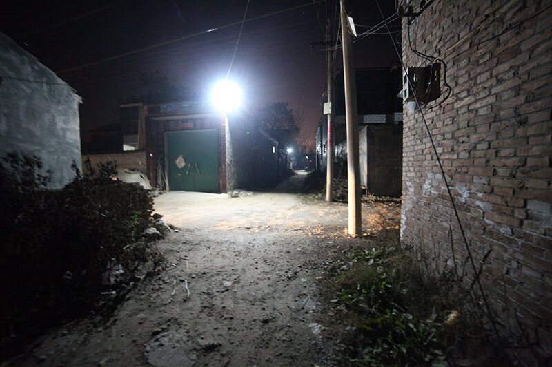 太阳能灯户外亮家用室内外庭院灯新农村乡村大功率100w电灯路灯152