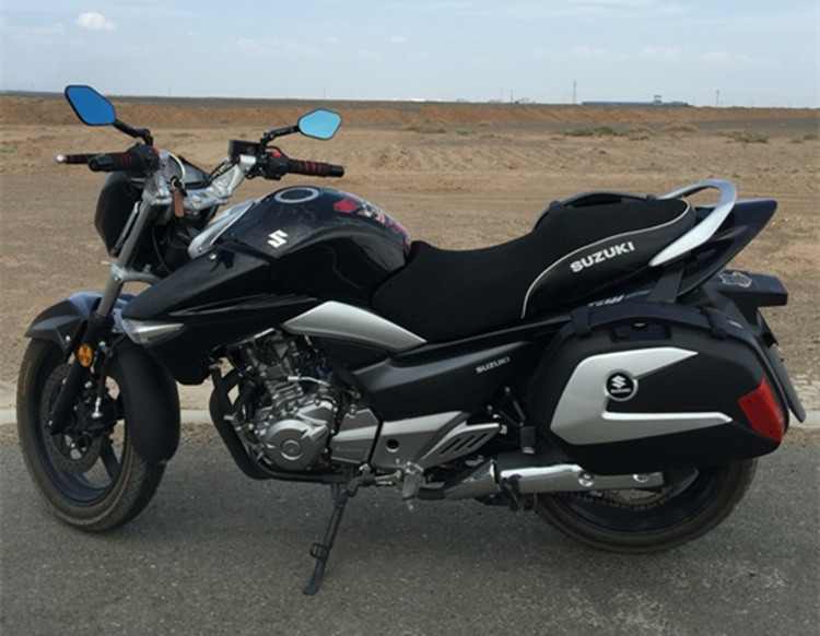 适用春风本田铃木黄龙摩托车边箱电动车尾箱大阳adv350侧箱改装 带led