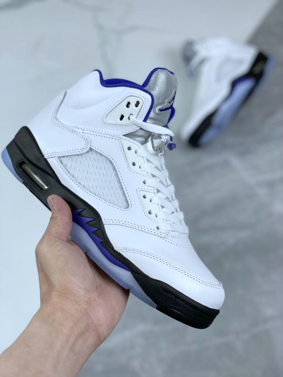 男女同款aj5白蓝高帮休闲运动滑板鞋乔5银灰舌经典复百搭化篮球鞋