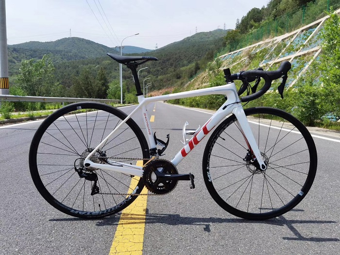 2022款ucc运动自行车新款油压碟刹碳纤维公路车赛车竞赛车冲击波