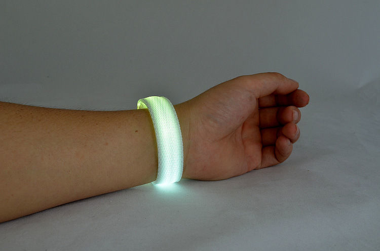 夜跑反光手环led发光手环闪光手腕带荧光手镯演唱会夜跑手带蹦迪气氛