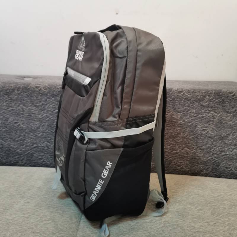 花岗岩背包 花岗岩双肩包男休闲大容量高中初中大学生书包男士电脑旅