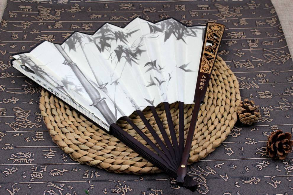 男生折扇古风玉骨 中国风镂空雕刻男生霸气绢布折叠扇子10寸男士古风