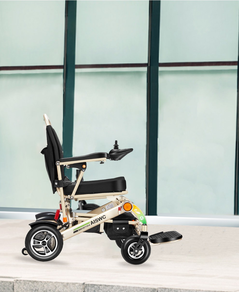 日本aiswc电动轮椅车老年人22kg一键可折叠便携轻便可上飞机全自动
