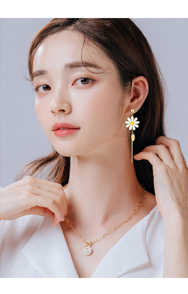 阿辽莎不对称小雏菊耳钉女款小众设计学生小清新花朵女士银针耳环日韩