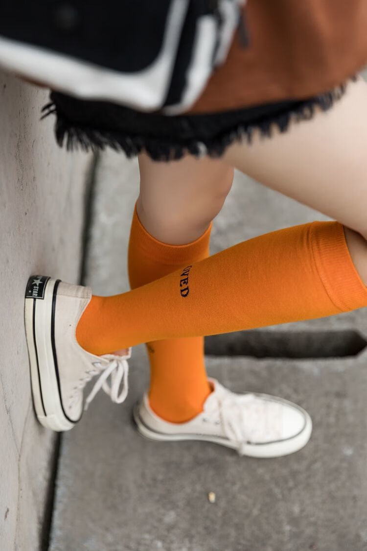 长袜美腿袜亮色小腿袜女薄款字母半腿袜潮流韩版学院风长袜百搭2橙色