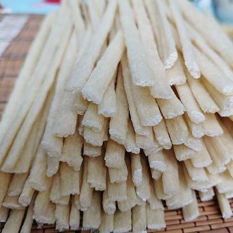 牛筋面批发凉拌辣条专用干货甘肃干牛筋面一整箱免煮速食1斤牛筋面无