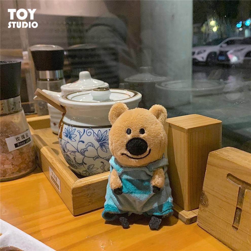 柿子椒熊 ins烤棉花糖柿子椒熊公仔挂件可爱搞怪丑萌戴帽子袋熊情侣小