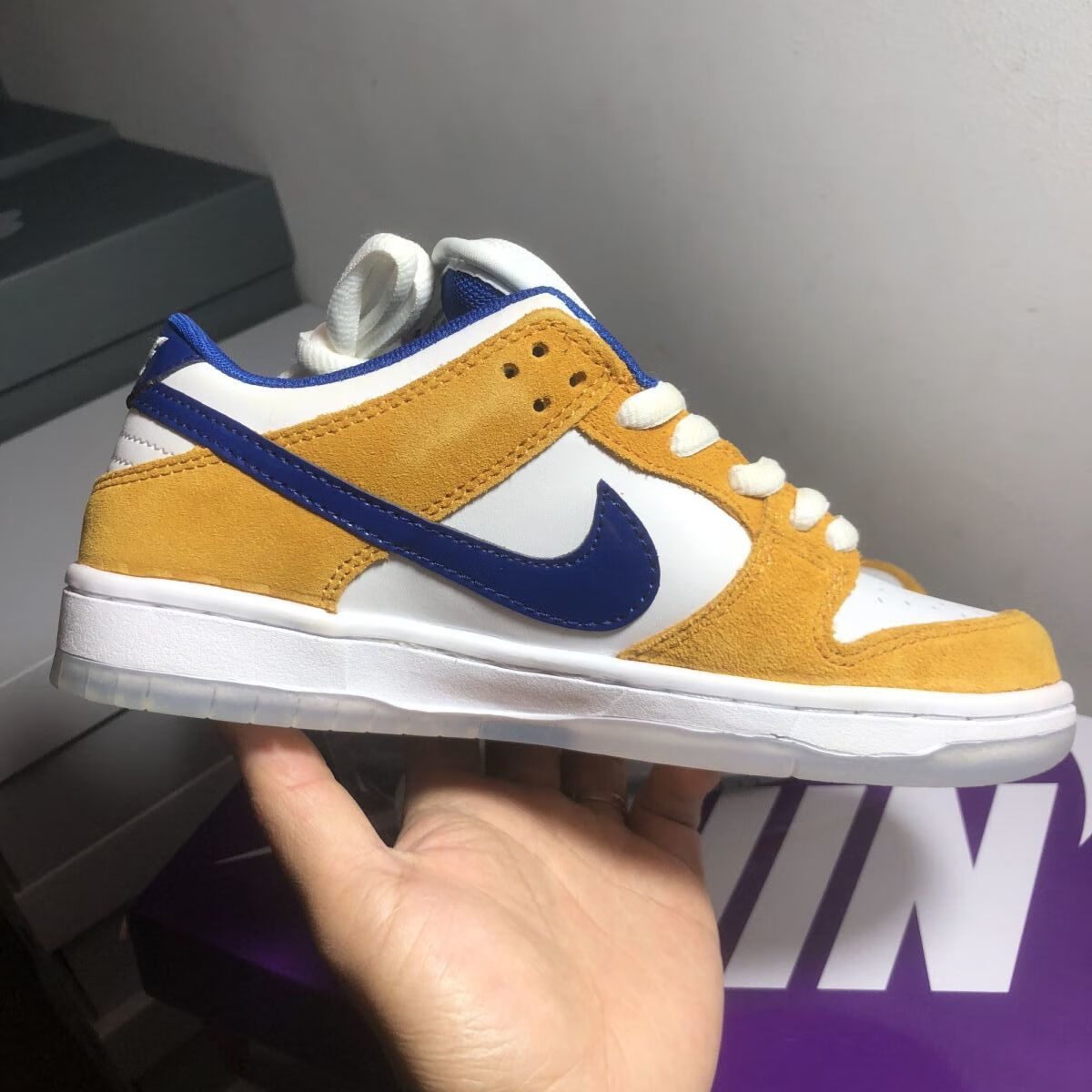 sbdunk紫金湖人板鞋头层牛皮麂皮拼接休闲情侣鞋紫金湖人385