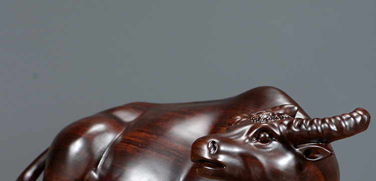 唐砖实木雕刻卧牛摆件檀木头根雕十二生肖牛手把件红木家居装饰工艺品