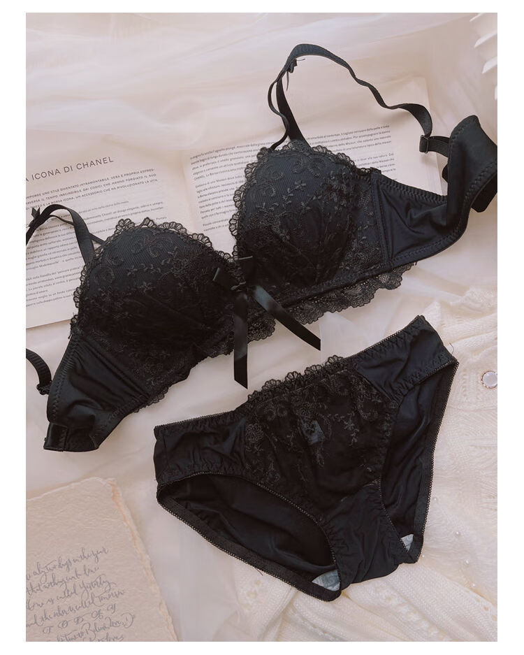 新款少女文胸2022黑色秋冬刺绣蕾丝内衣女聚拢少女薄款无钢圈日系甜美