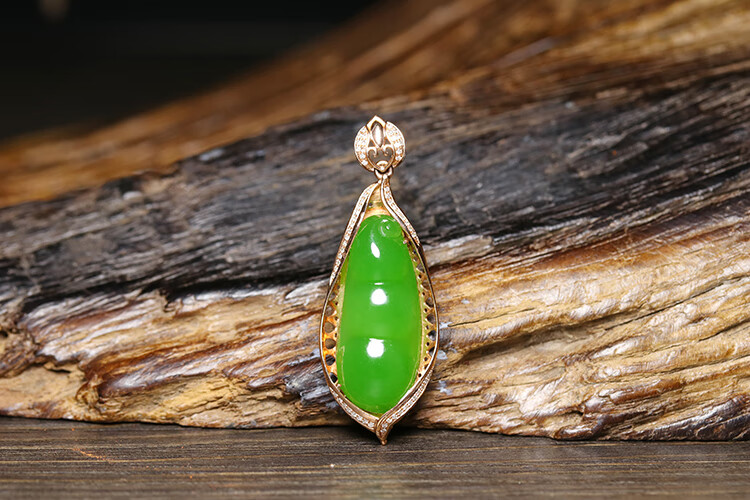 祥美瑞和田玉碧玉福豆吊坠18k金镶嵌送亲友送长辈自戴收藏