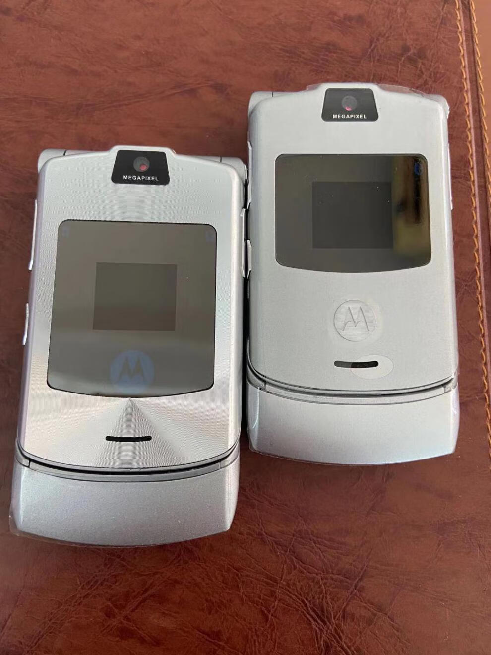 motorola摩托罗拉em330motorola摩托罗拉v3v3ie老银色v3ie移动64mb