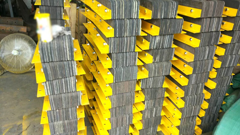 橡胶防撞块定制缓冲器货台仓库防撞条止退器码头防撞块物流防撞