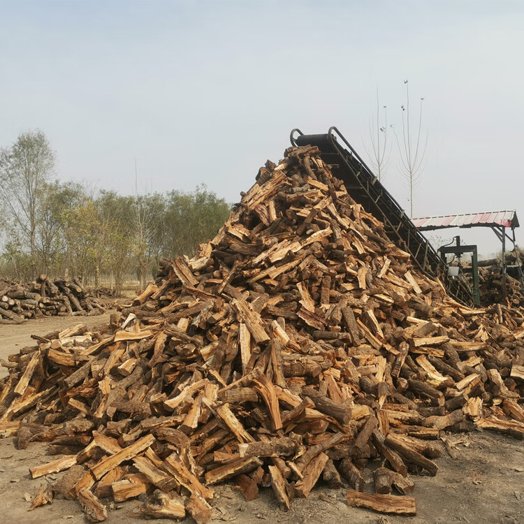 壁炉烧火劈柴篝火柴火木柴烧火柴木材劈材苹果木枣木木头干柴壁炉户外