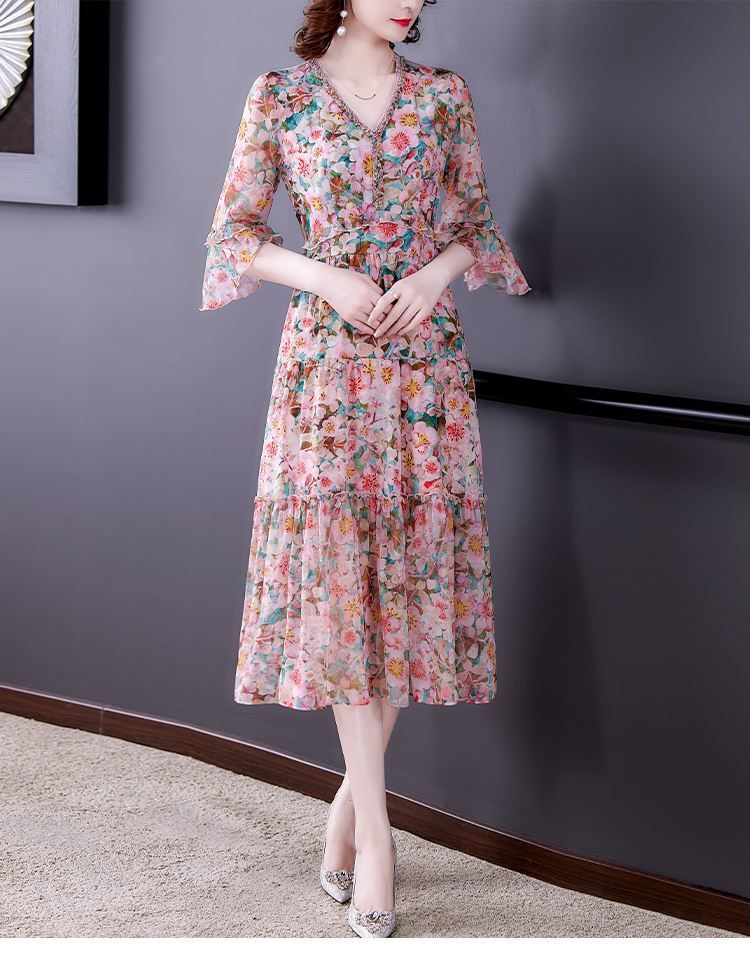 三礼高端品牌女装真丝连衣裙女夏2022新款洋气贵妇人桑蚕丝碎花减龄