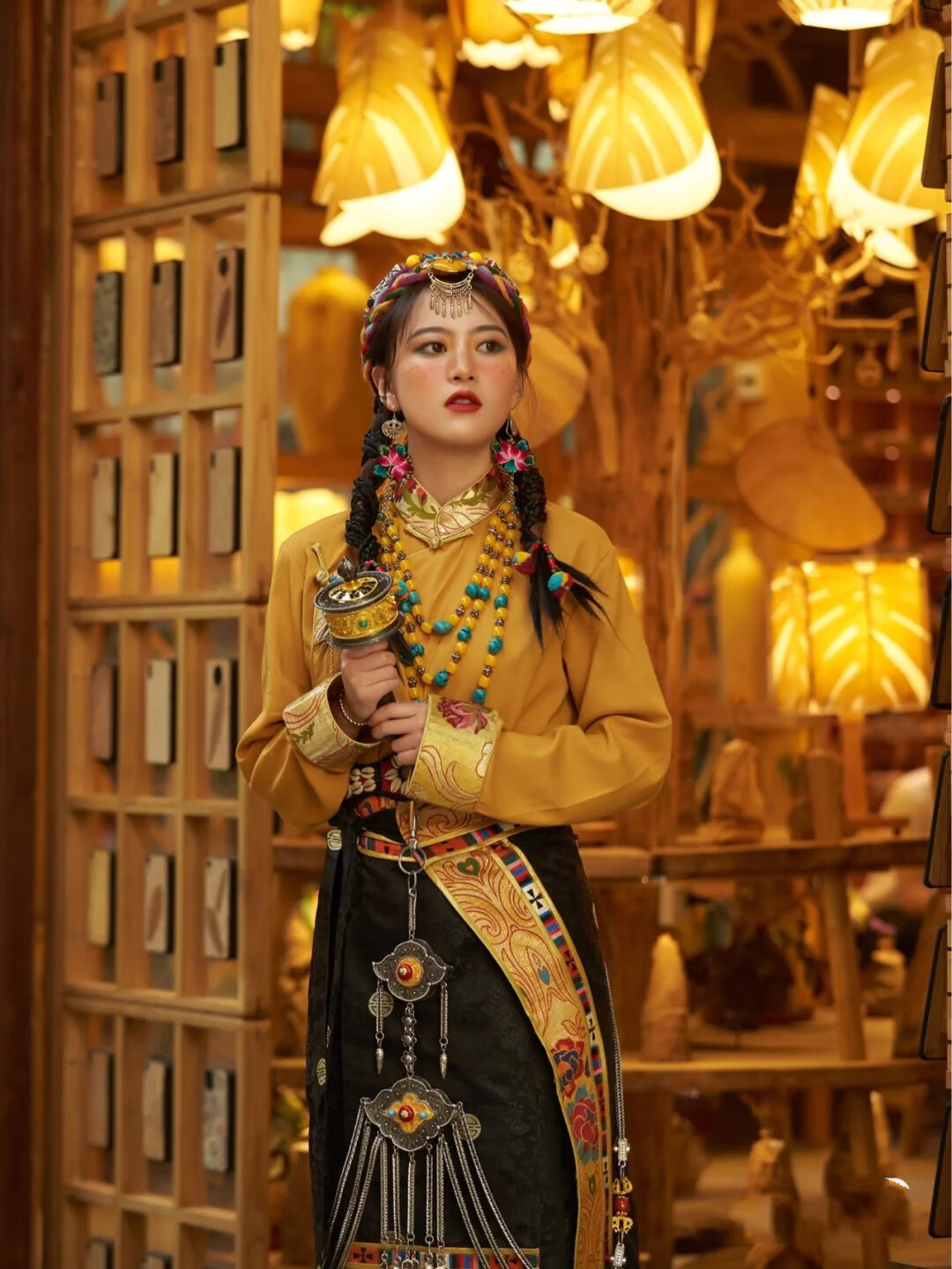 新款藏族服装女秋冬装藏装西藏民族风西式藏服拼色博