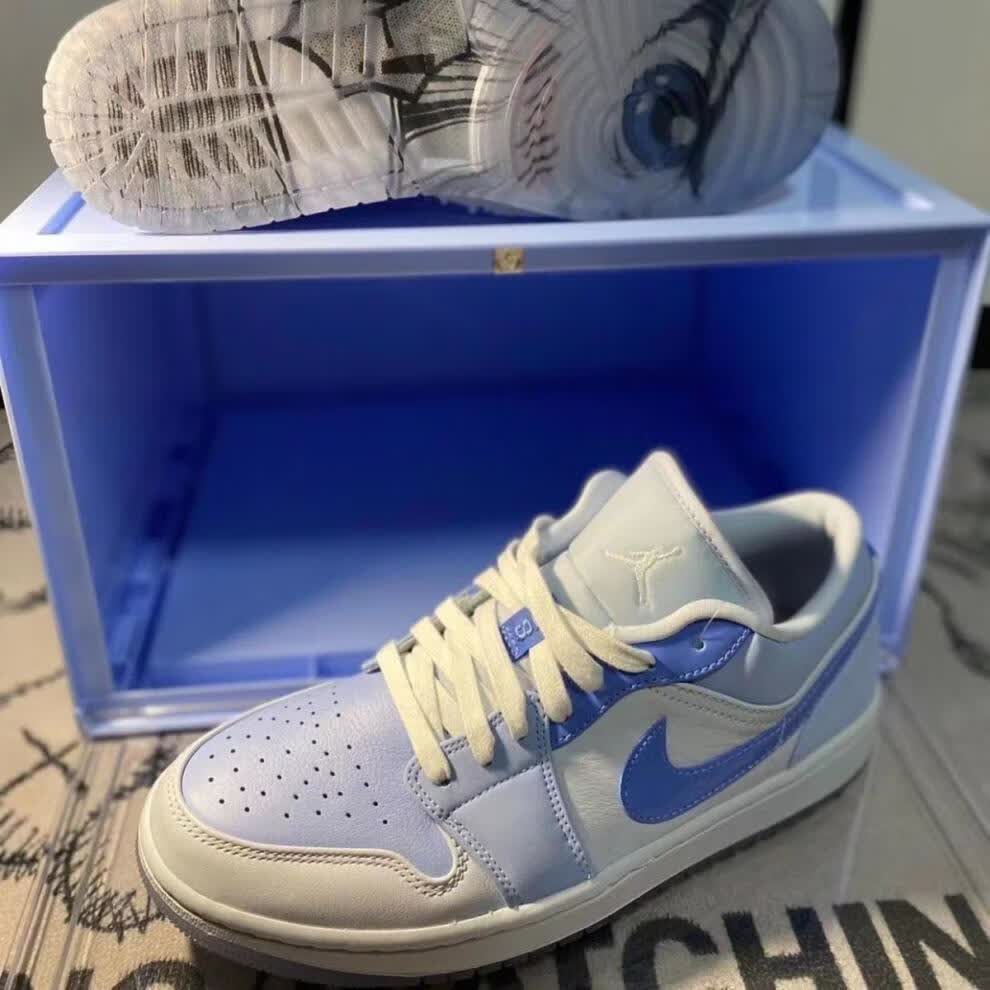 雾霾蓝二次元果冻底绒毛粉低帮篮球鞋男女同款百搭滑板鞋aj aj1金色