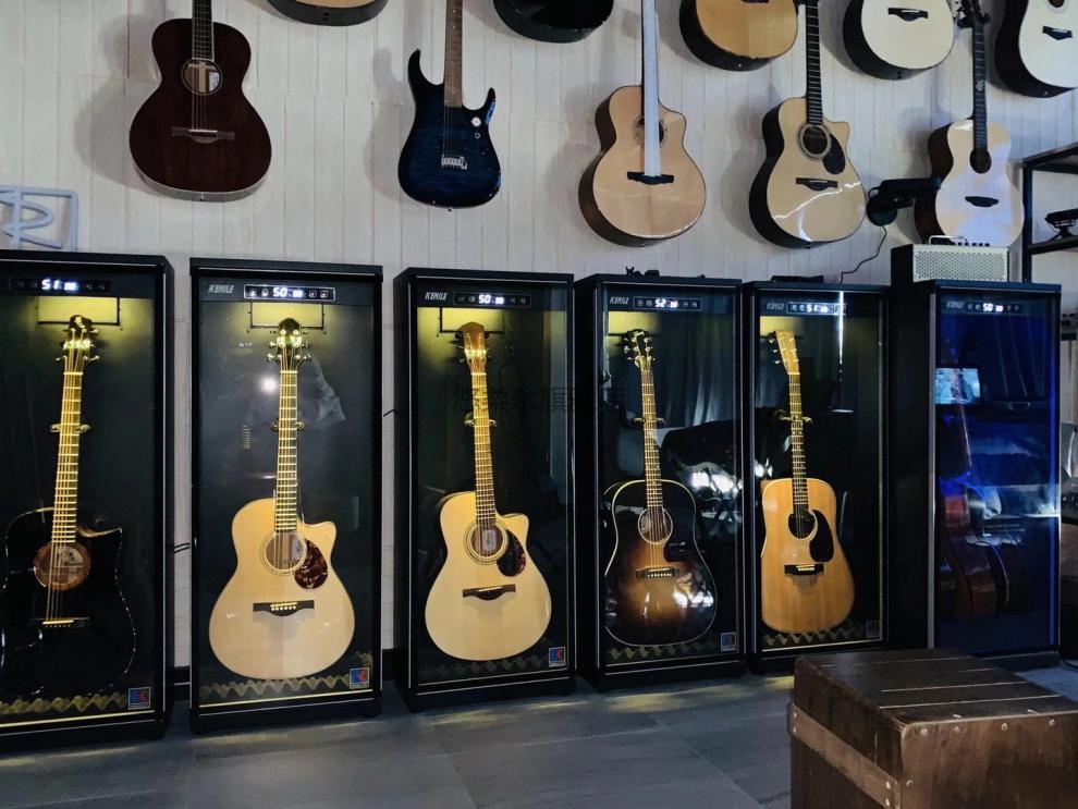 吉他恒温恒湿柜科美乐吉他除湿柜保养防潮柜智能恒湿加湿除湿电木吉他