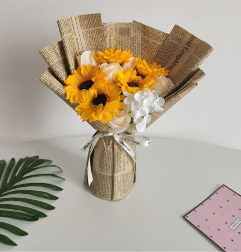 轻奢芊阙向日葵手捧花束毕业季拍照花香皂花仿真鲜花松闺蜜女生生日