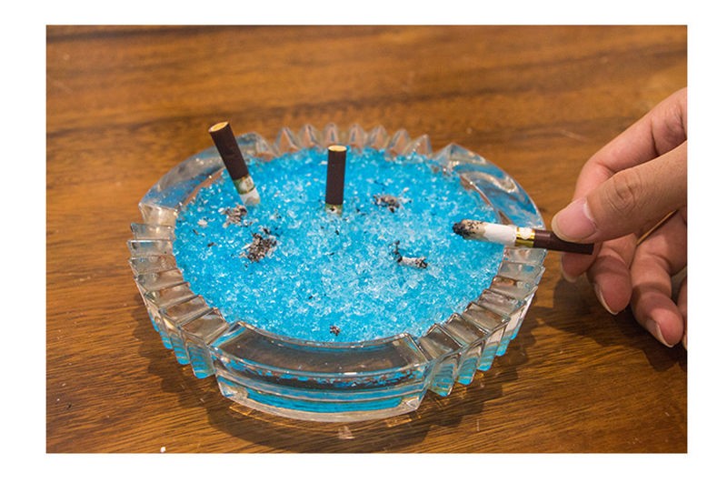 灭烟沙烟灰缸烟沙加水灭烟神器烟灰清洁剂灭烟香膏空气清新剂瓶装蓝色