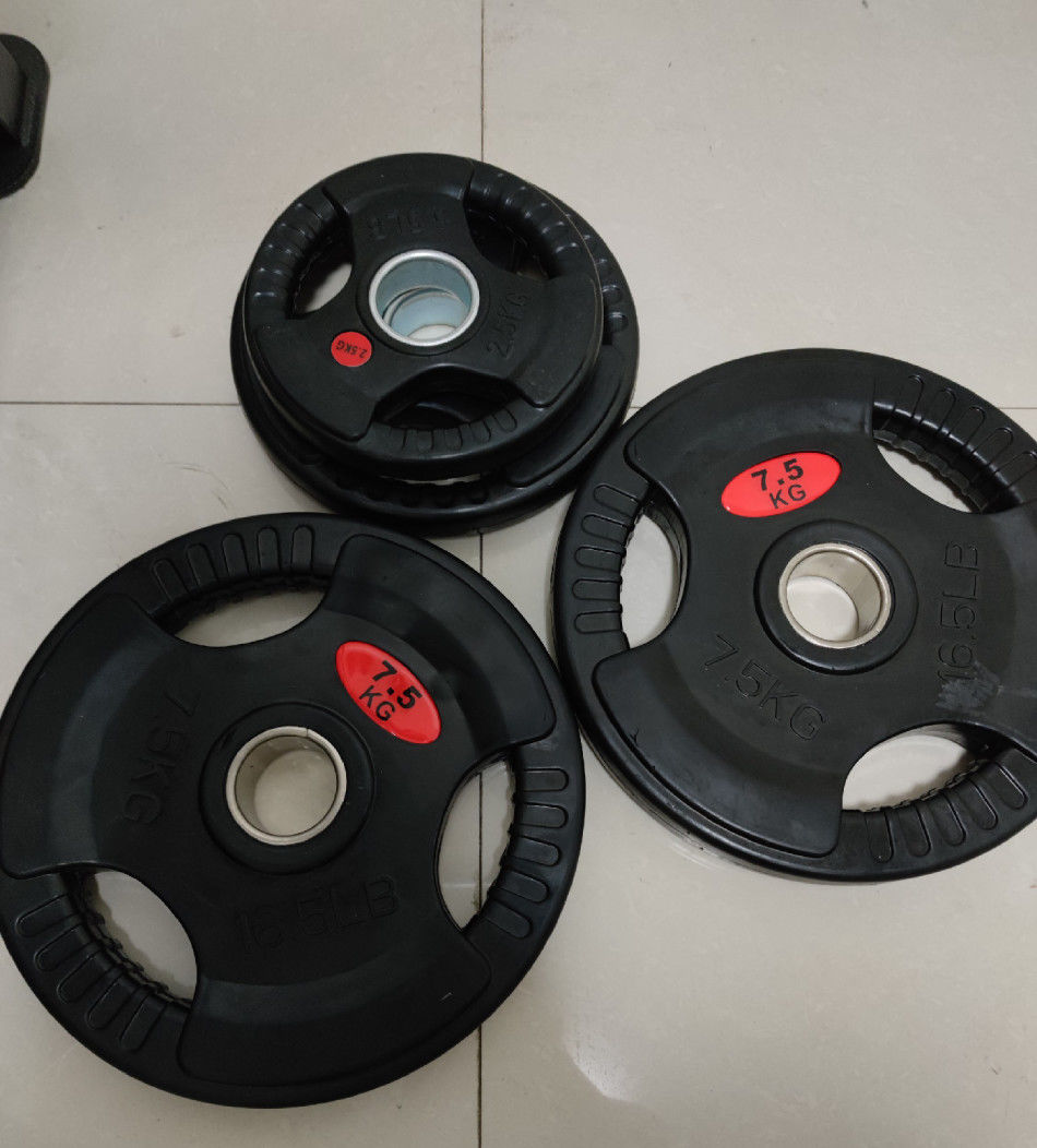 小孔包胶杠铃片大孔手抓奥杆举重片三孔橡胶包铁哑铃片健身器材25公斤