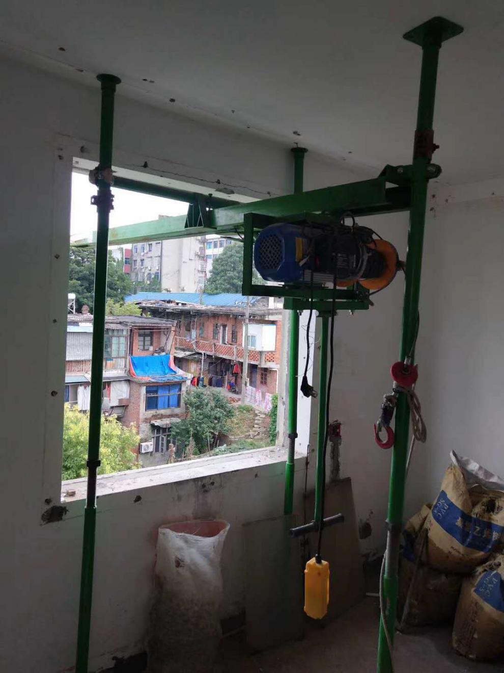 憬芊室内四立柱直滑式轨道吊机家用装修建筑上料提升机小型吊顶天立地