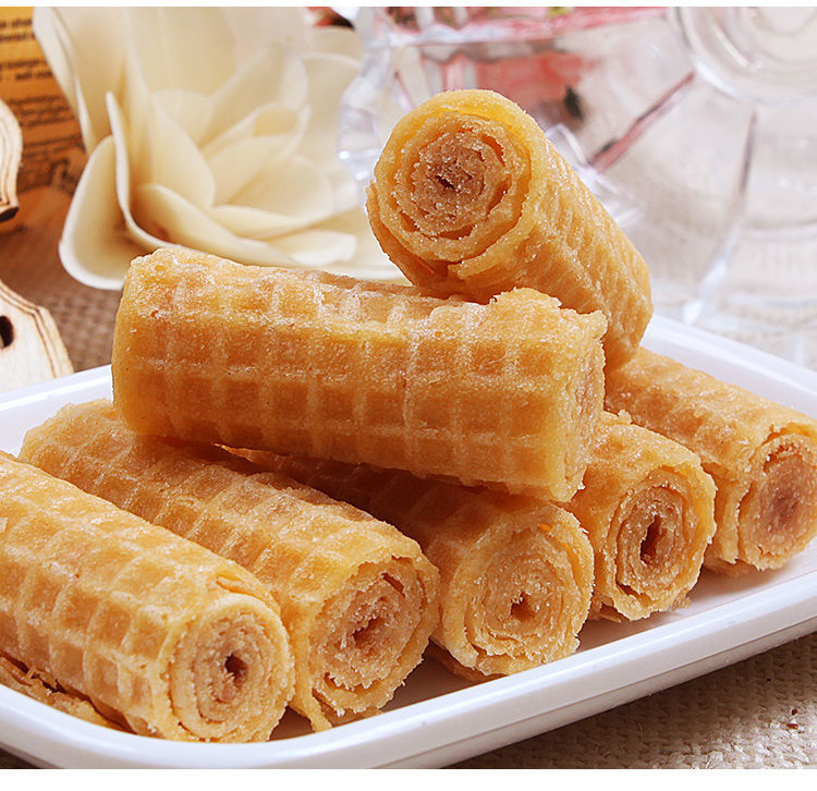 俄罗斯进口小蛋卷饼干卷心酥脆牛奶炼乳休闲小吃早餐代餐网红零食哆味