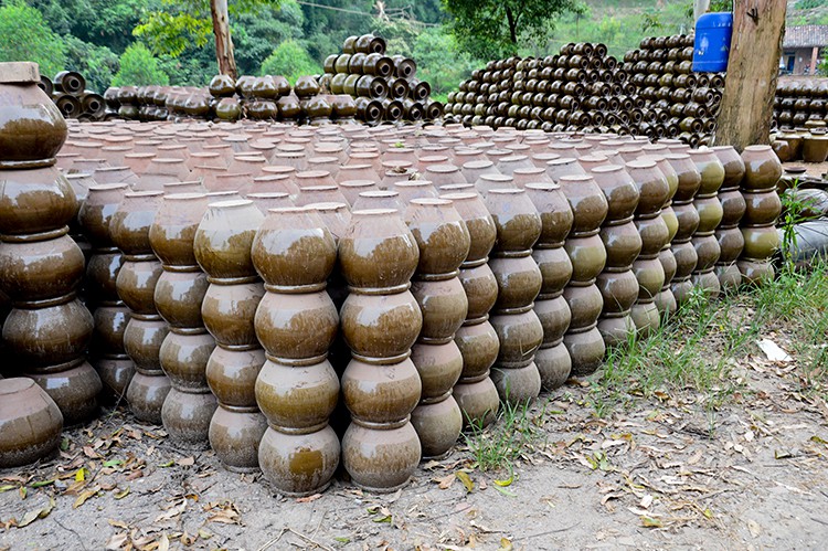 腌肉缸腌菜缸腌制罐酸菜缸腌菜缸陶瓷家用老式酱缸带盖大号养鱼酸菜缸