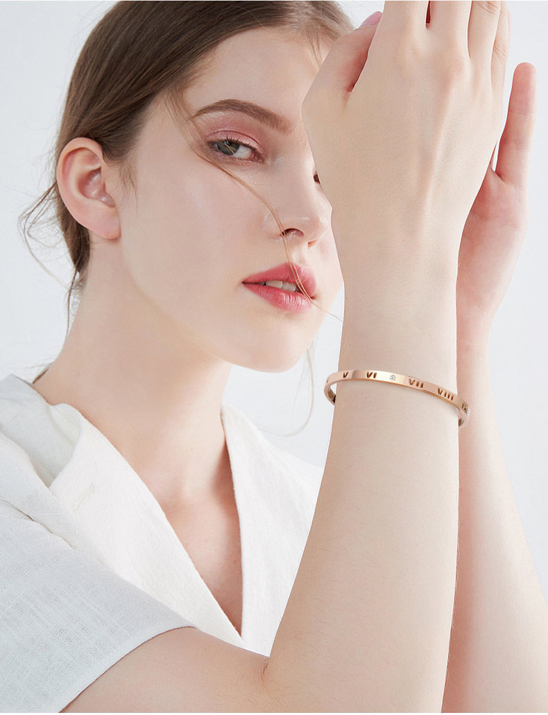 小ck罗马数字手镯女ins小众设计轻奢不掉色百搭女友学生闺蜜礼物你是
